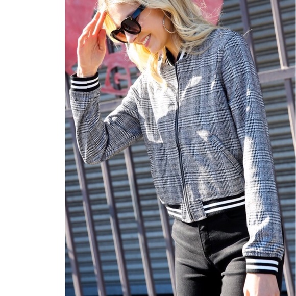 Y2K Plaid Cropped Bomber Jacket - Picture 3 of 10